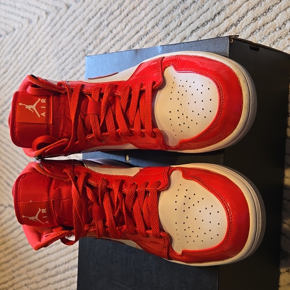 2021 Jordan 1 Mid SE ‘Barcelona Sweater red` 9.5 - Picture 10 of 16